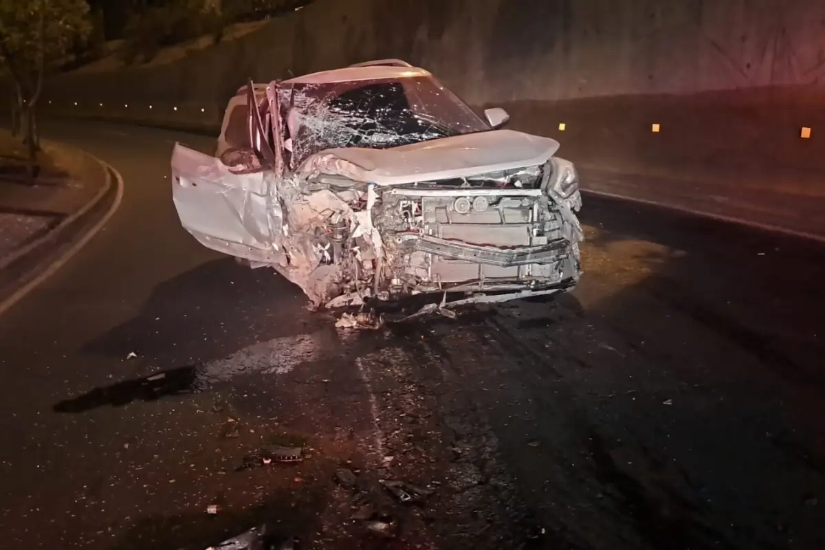 Vehículo accidentado en zona 13., PMT capitalina/Montejo