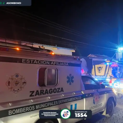 Incidente armado en parada de buses de Zaragoza, Chimaltenango. ,Bomberos Municipales Departamentales