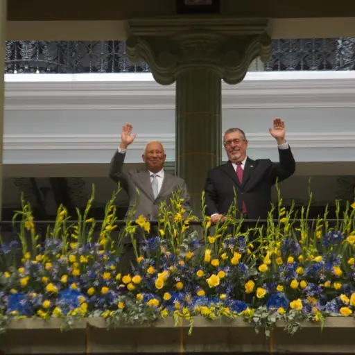 El presidente del Consejo Europeo, António Costa, y el mandatario guatemalteco, Bernardo Arévalo, en el Palacio Nacional de la Cultura tras sostener una reunión el 20 de mayo de 2026. ,Omar Solís/Emisoras Unidas