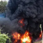 Camión cisterna se accidenta y se incendia en ruta al Atlánticot