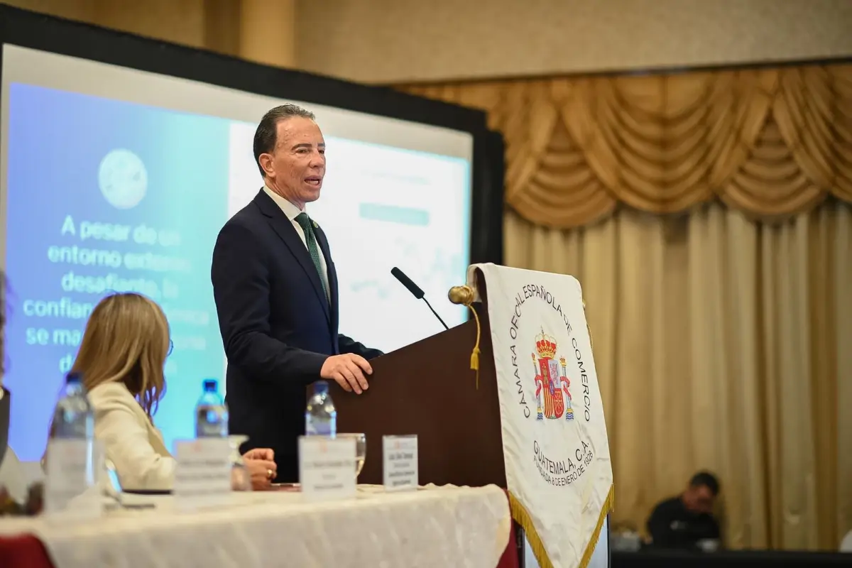 El presidente del Banguat, Álvaro González Ricci, participó el jueves 21 de mayo de 2026 en un un encuentro empresarial ante la Cámara Oficial de Comercio de España en Guatemala., Banco de Guatemala