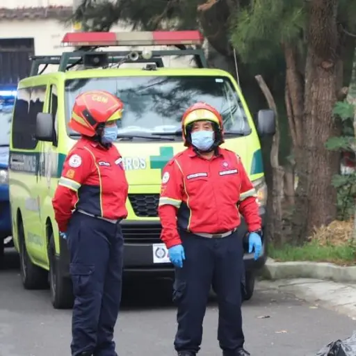 Área donde fueron encontrados los posibles restos humanos en zona 12. ,Bomberos Municipales