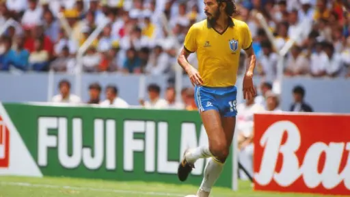 Mundialistas que combinaron estudios y futbol profesional