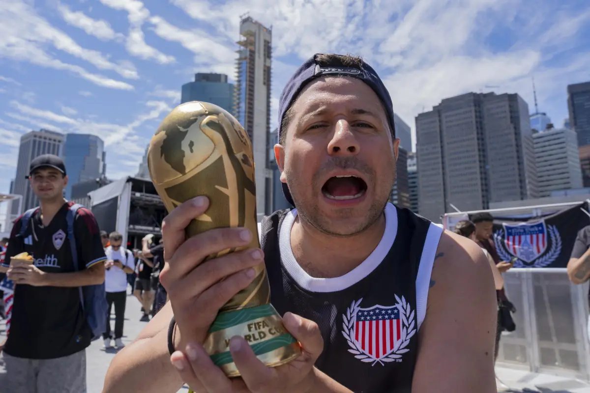Un aficionado de la selección de futbol de Estados Unidos , EFE