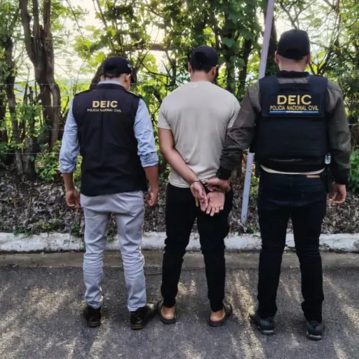 El detenido está implicado en el crimen contra una estudiante de 15 años en Santa Rosa. ,PNC