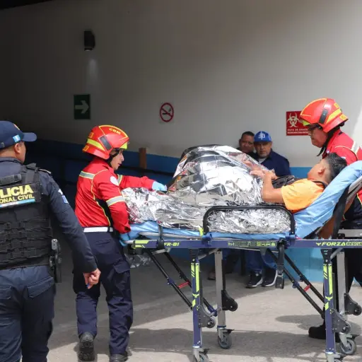 El paciente fue ingresado a un centro asistencial. ,Bomberos Municipales