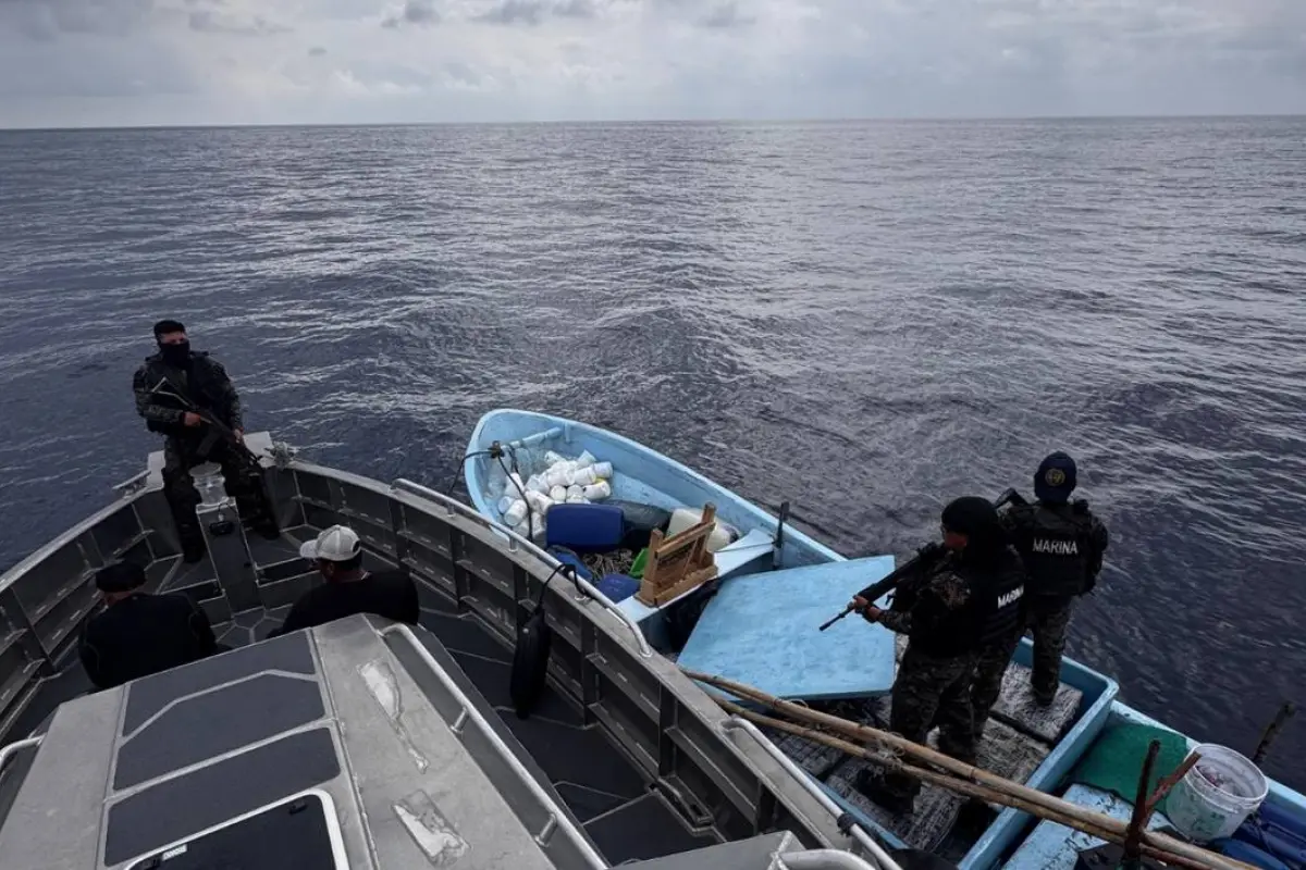 La embarcación interceptada por las autoridades guatemaltecas en aguas del Pacífico., Ejército de Guatemala