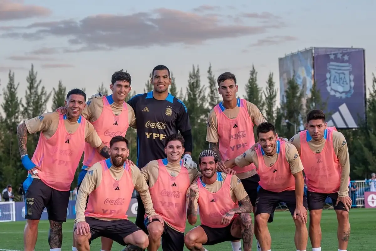 Entreno de la selección argentina en el predio de la AFA - instagram @leobalerdi5