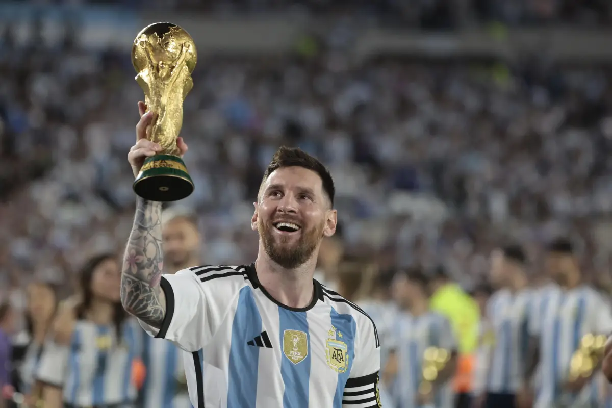 Argentina, liderada por Messi, comienza hoy la defensa del título., EFE
