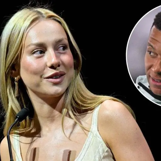 Ester Expósito y Mbappé ,Redes sociales