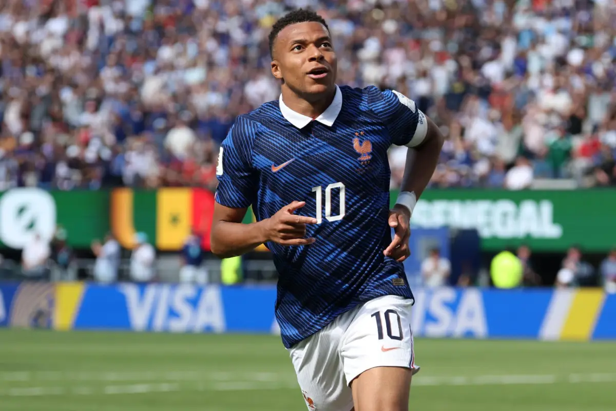 Tras su gol ante Senegal, Mbappé igualó a Olivier Giroud como máximo goleador histórico de la selección de Francia al alcanzar los 57 goles., EFE