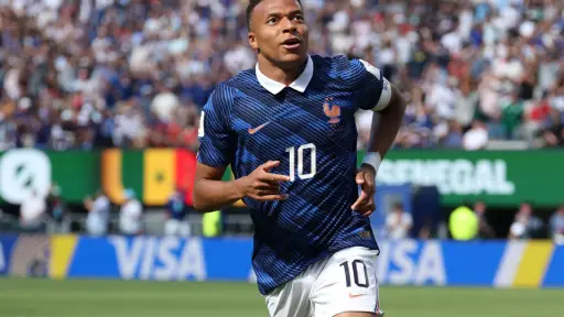 Mbappé supera a Giroud y se convierte en el máximo goleador histórico de Francia