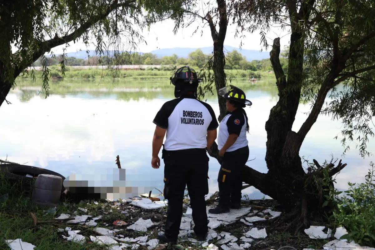Los restos humanos fueron hallados a la orilla del río Villa Lobos., Bomberos Voluntarios