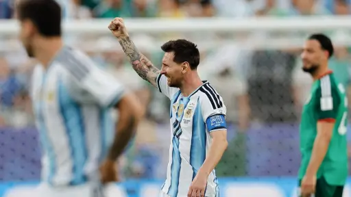 Messi revela por qué se quebró tras su primer gol ante Argelia 