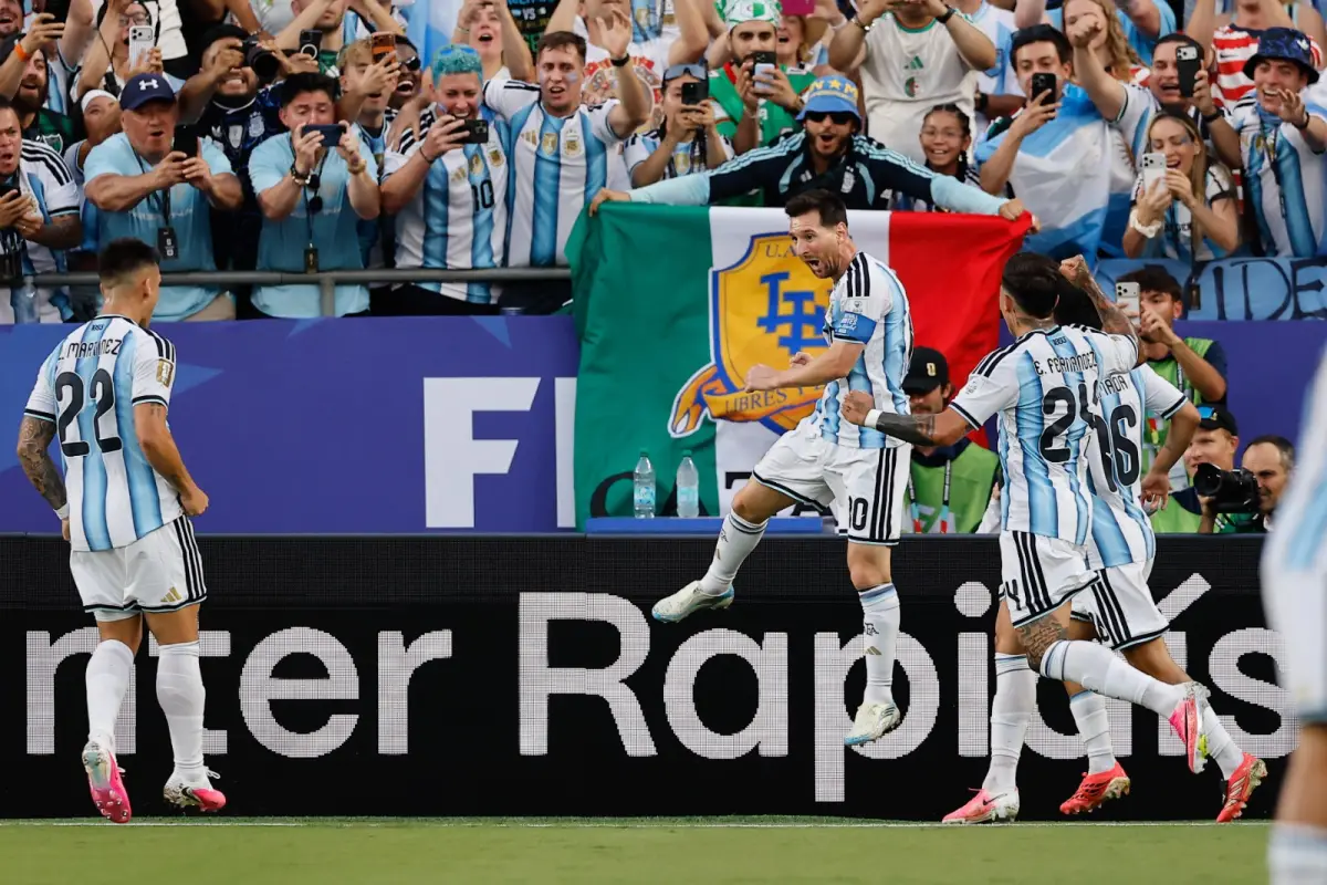 Messi celebrando su gol ante Argelia. , EFE.
