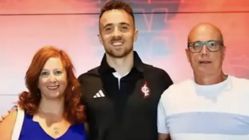 Padres de Diogo Jota acompañan a Portugal en su debut ante Congo