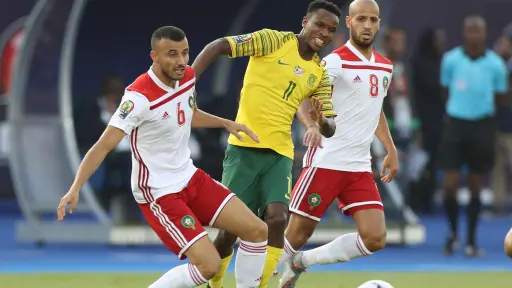 Themba Zwane recibe un fuerte castigo: ¿Se pierde el Mundial 2026? 