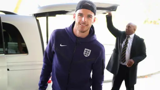 Declan Rice rompe el silencio sobre el bullying que recibe por su pareja