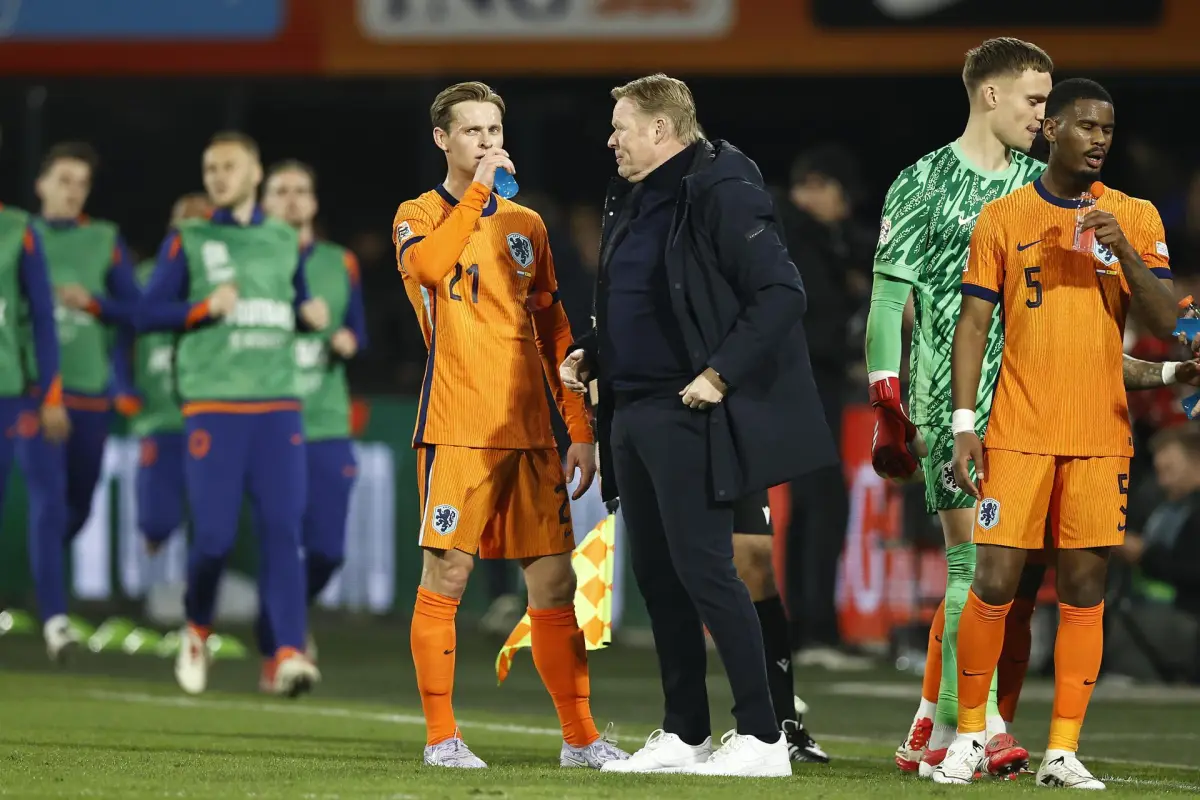 Ronald Koeman y Frenkie de Jong, en una foto de archivo, EFE