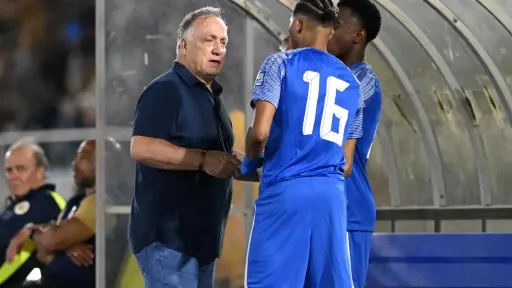 El técnico más veterano del Mundial 2026 dirige el sueño de Curazao
