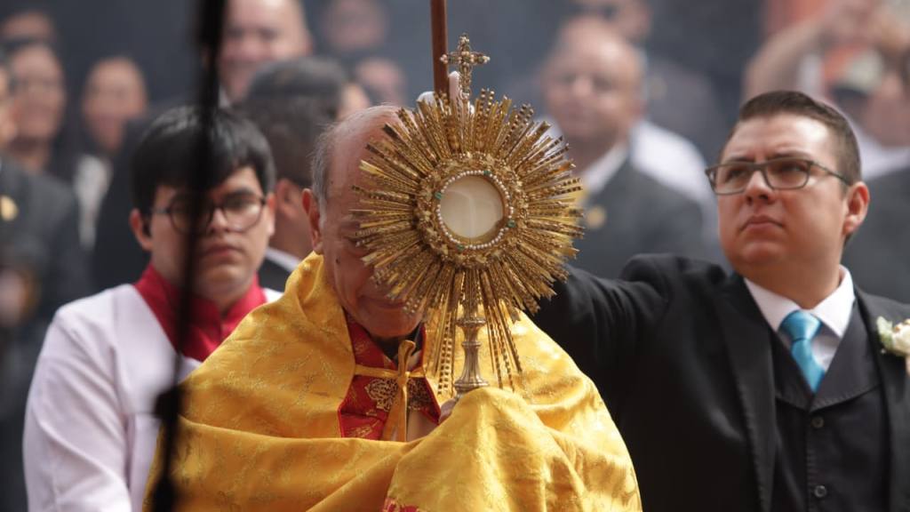 Piden que Jesús reine en el corazón durante el Corpus Cristi | Alex Meoño