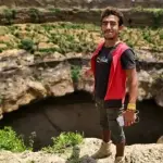 Filtran video del momento cuando el escalador viral Spider-Man del Yemen cae a un cráter volcánicot