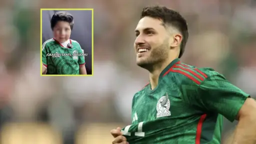 VIDEO: Niño del suéter navideño recibe sorpresa de Santi Giménez