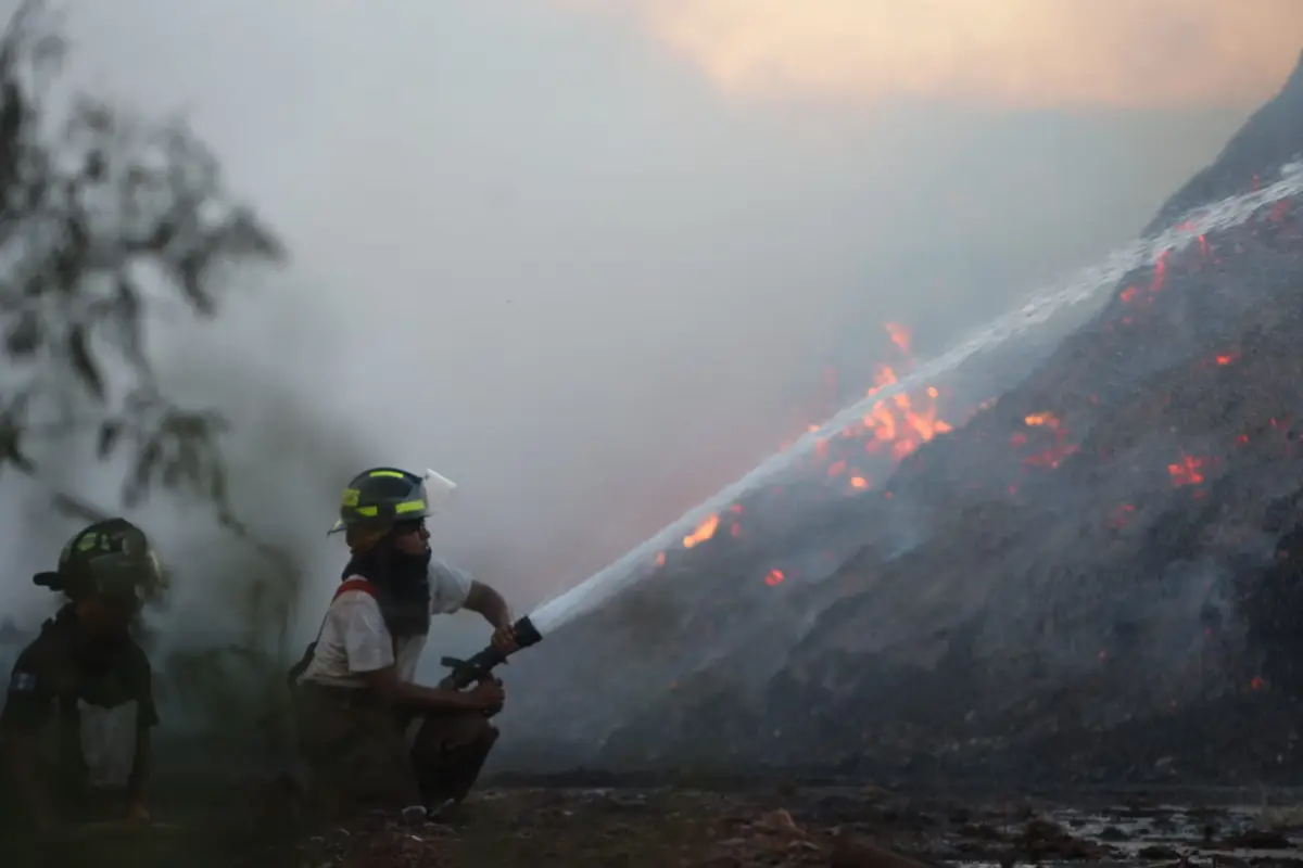 ., Bomberos Voluntarios