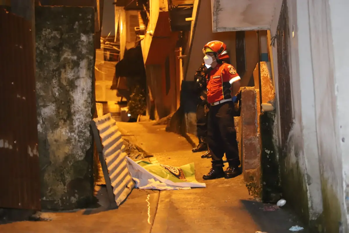 Área donde falleció una persona en zona 21., Bomberos Municipales
