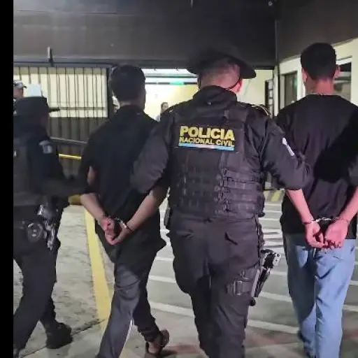 Los sospechosos de cometer delitos en Mixco fueron detenidos y puestos a disposición de las autoridades correspondientes. ,PNC