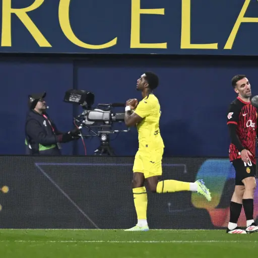 El defensa del Villarreal Logan Costa celebra tras marcar ante el Mallorca en una imagen de archivo de esta temporada ,EFE