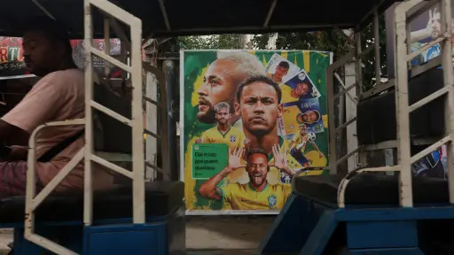 Las caras de Messi, Neymar y Ronaldo decoran las calles de Calcuta por el Mundial