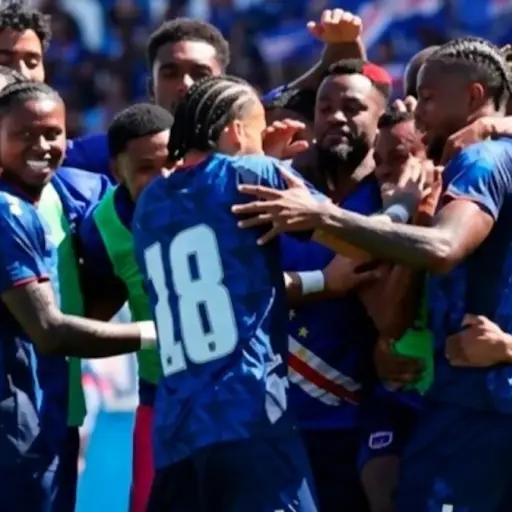Cabo Verde. ,Redes sociales.