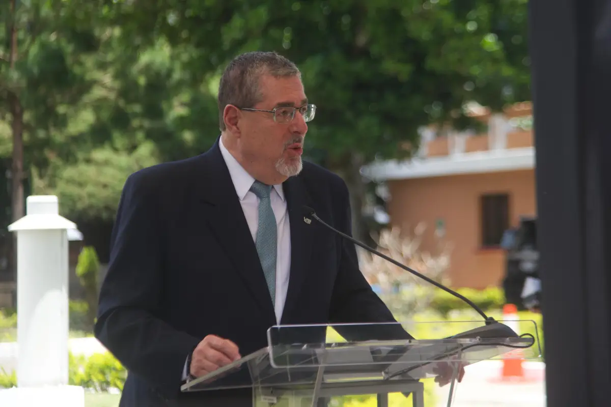 El presidente Bernardo Arévalo durante la conferencia de prensa "La Ronda", el lunes 15 de junio de 2026., Omar Solís/Emisoras Unidas