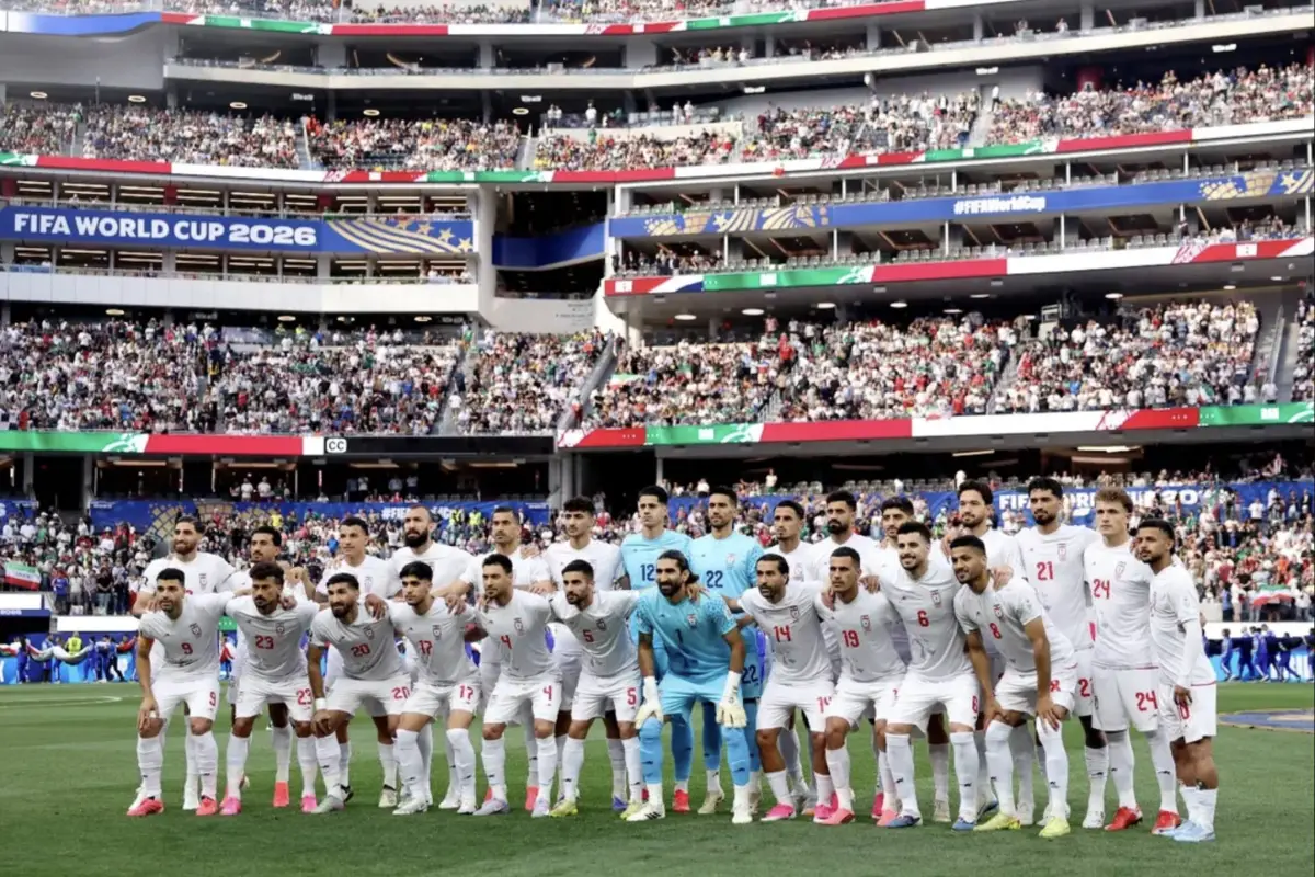 Debut mundialista de Irán deja una imagen para la historia., Instagram/teammellifootball