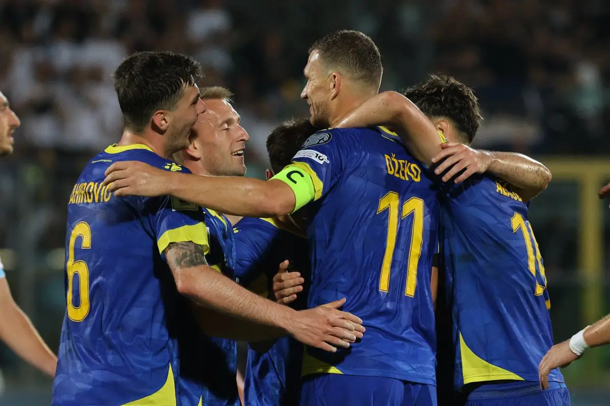 Edin Džeko, capitán y referente de la selección de Bosnia y Herzegovina., Redes