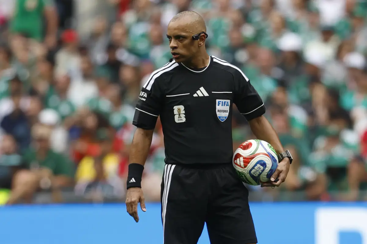 El árbitro brasileño Wilton Sampaio durante el juego inaugural del Mundial 2026, EFE