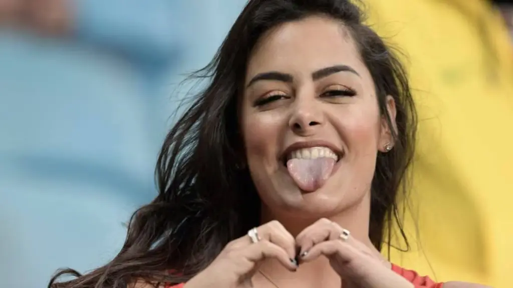 Larissa Riquelme divide opiniones con su look para apoyar a Paraguay