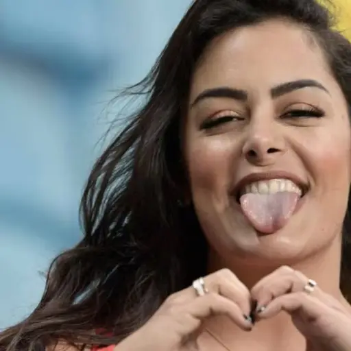 Larissa Riquelme ,Larissa Riquelme