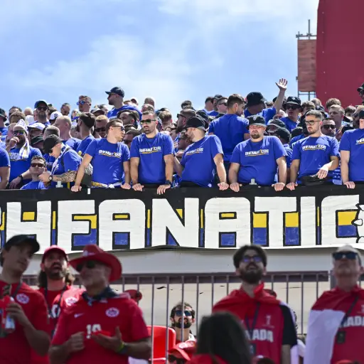 Aficionados de Bosnia en el BMO Field de Toronto - EFE
