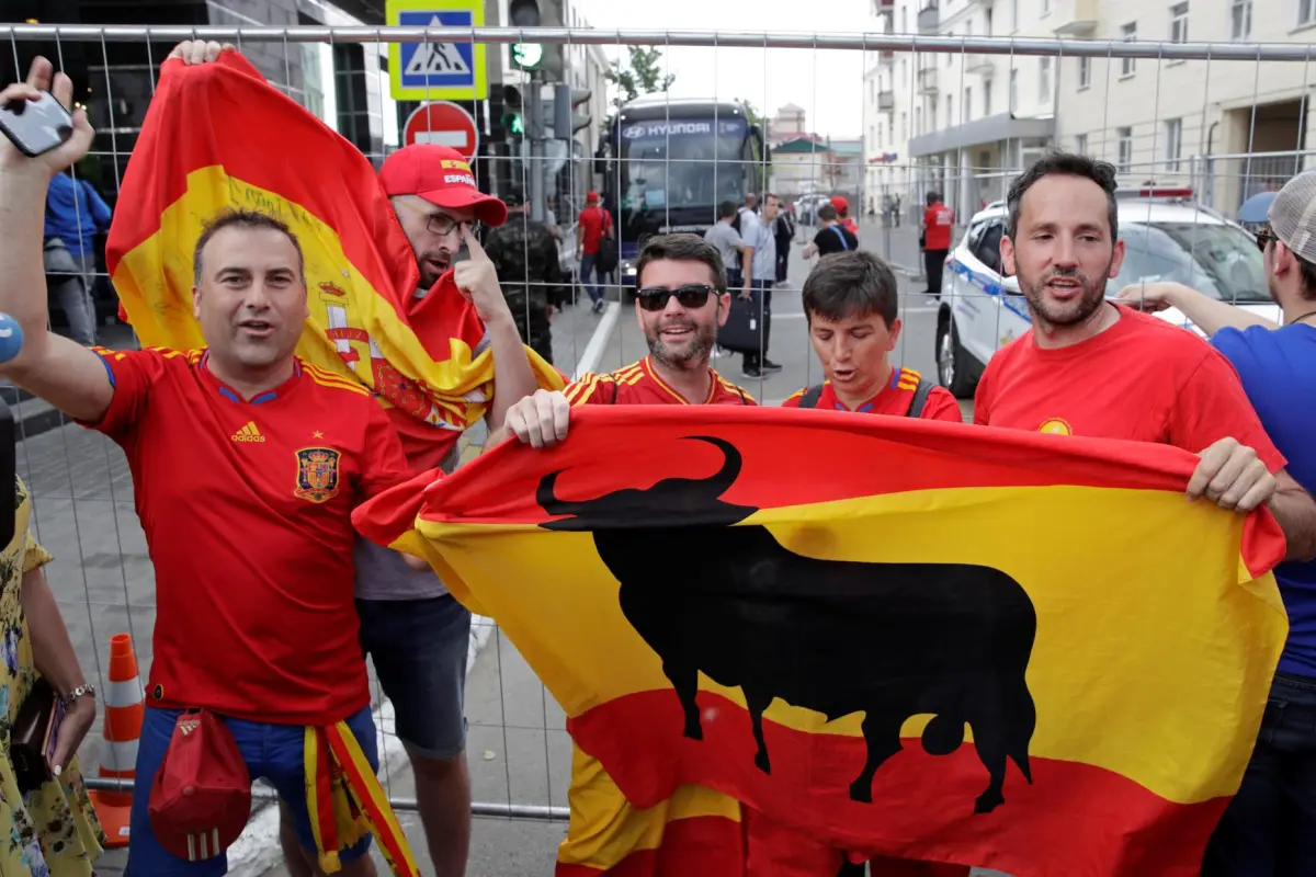 En la imagen de archivo, aficionados españoles, EFE