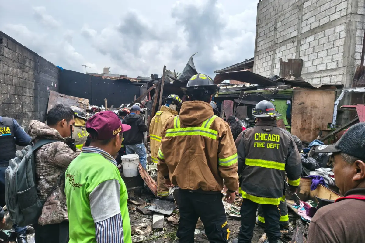 El área afectada por la explosión en Parramos, Chimaltenango., Bomberos Voluntarios