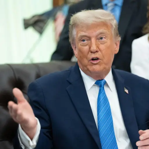 Trump en la Oficina Oval ,EFE