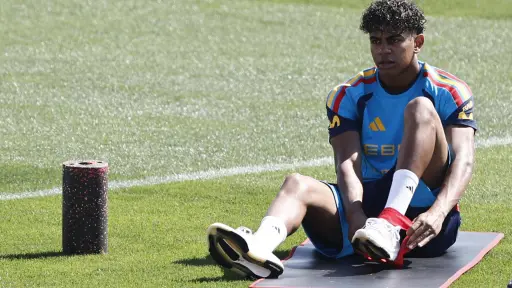 España: Lamine Yamal y Nico Williams entrenan con el grupo