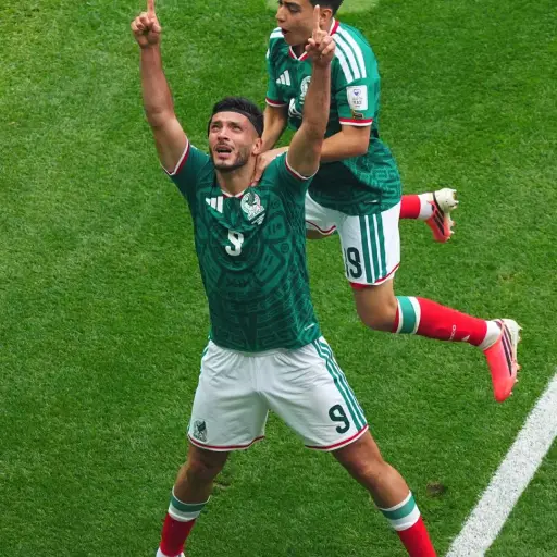 Raúl Jiménez le dedica el gol a su papá ,Selección de México