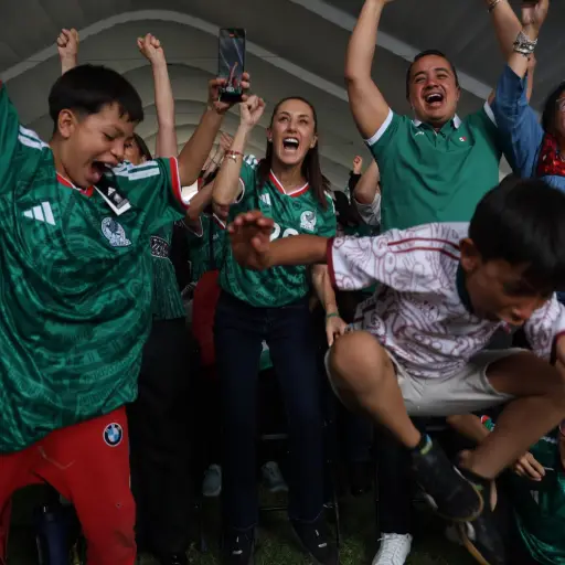 La presidenta de México Claudia Sheibaum celebrando triunfo del 