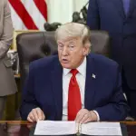 Trump en la Oficina Oval ,EFE