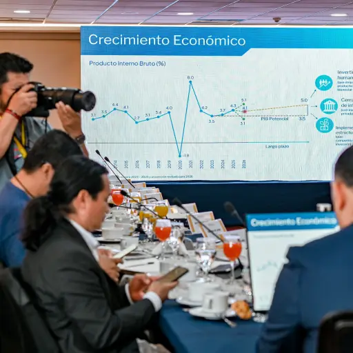 Autoridades del Banco de Guatemala (Banguat) durante la conferencia de prensa para abordar el crecimiento económico del país. ,Banguat
