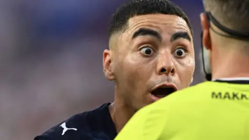 Miguel Almirón protagoniza la primera expulsión por la llamada Ley Vinicius en el Mundial 2026