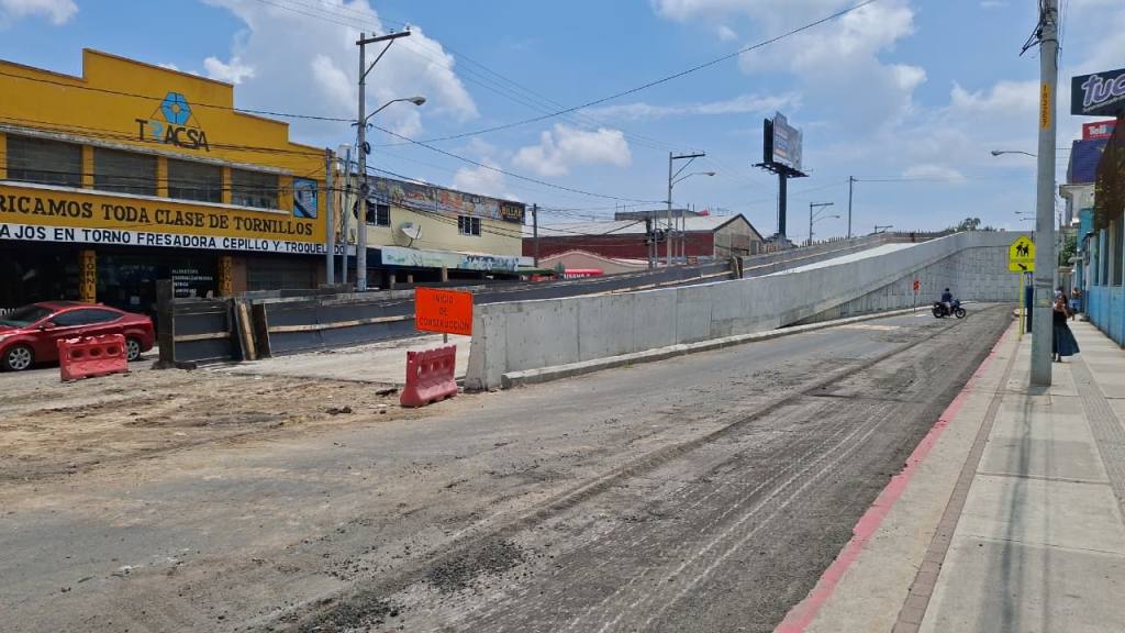 Así avanzan los trabajos en el desnivel de Calzada Roosevelt | Alex Meoño